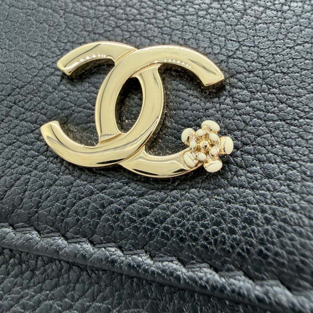 CHANEL Black Wallet - Picture 8 of 16